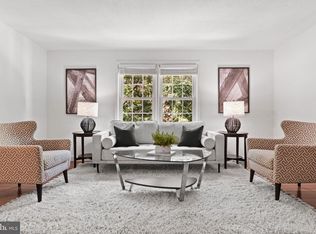 704 S Arlington Mill Dr APT 302, Arlington, VA 22204