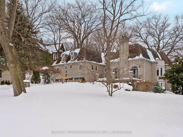 6A Edenbrook Hl, Toronto, ON M9A 3Z6