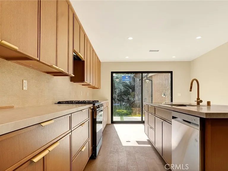 4819 Genesta — Photo 19