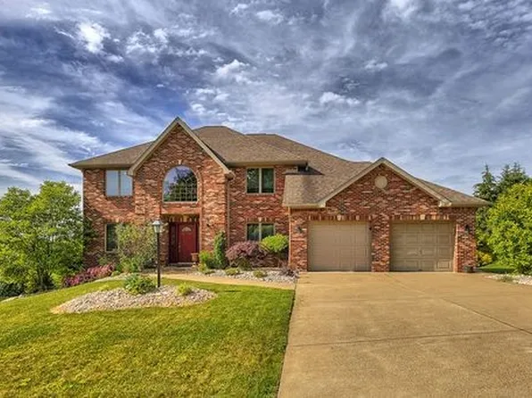 819 Rembrandt Cir, Irwin, PA 15642