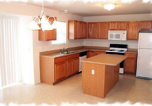 3rd image of 949 Hampshire Heath Dr