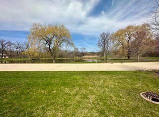 105 Kaitlins Way, North Barrington, IL