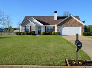1115 Larkspur Dr, Locust Grove, GA 30248