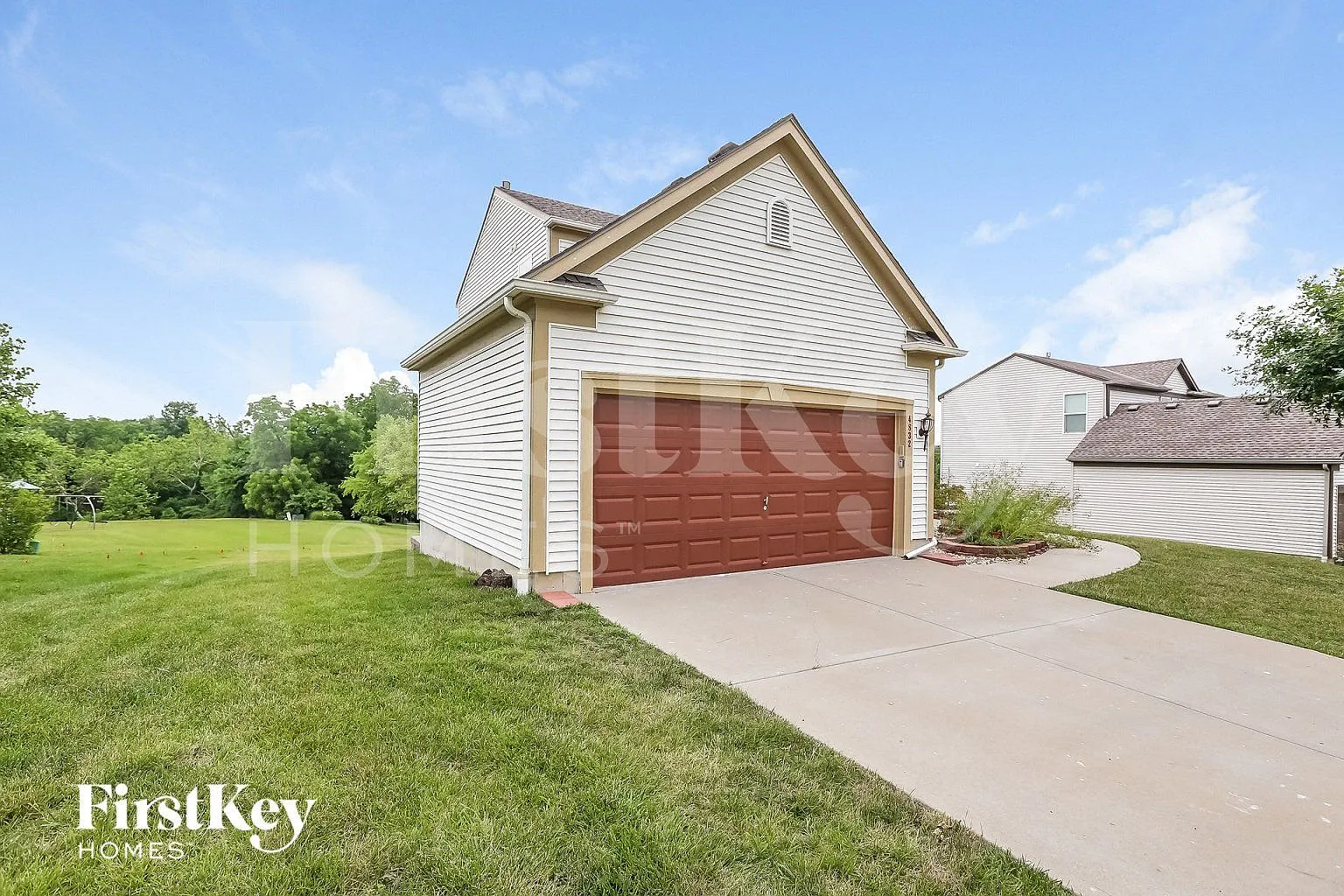 3 bed, 3.5 bath, 2862 sqft, $2,910 — Photo 2