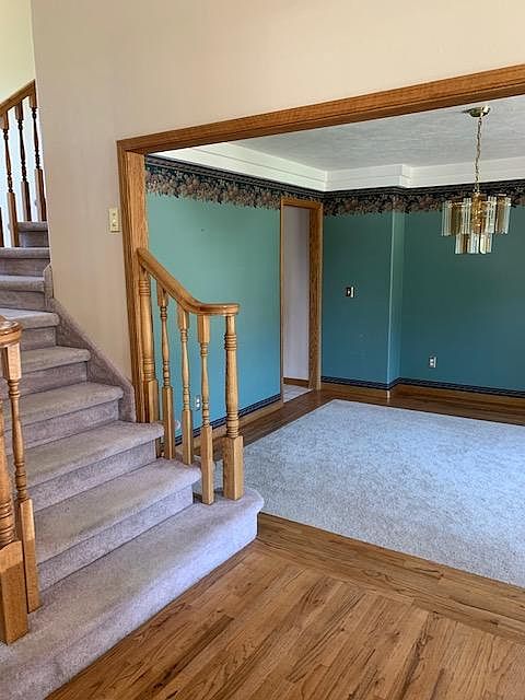 Entry and Formal Dining View