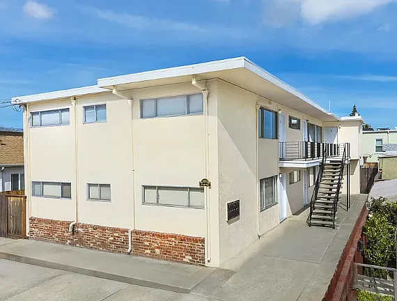 2 bed, 690 sqft, $2,450 — Photo 1