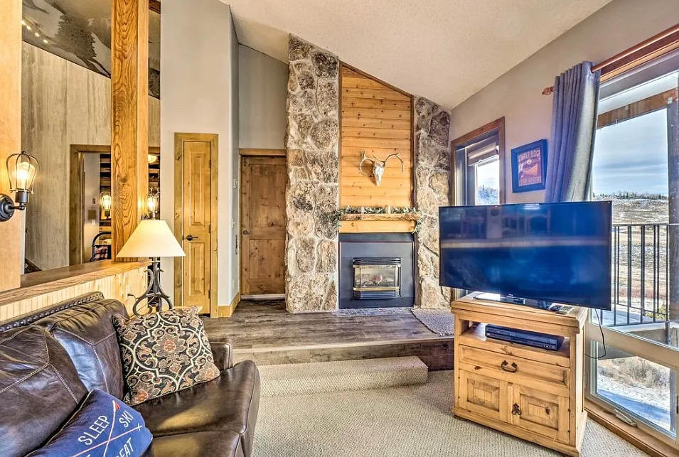 3 bed, 1250 sqft, $2,500 — Photo 4