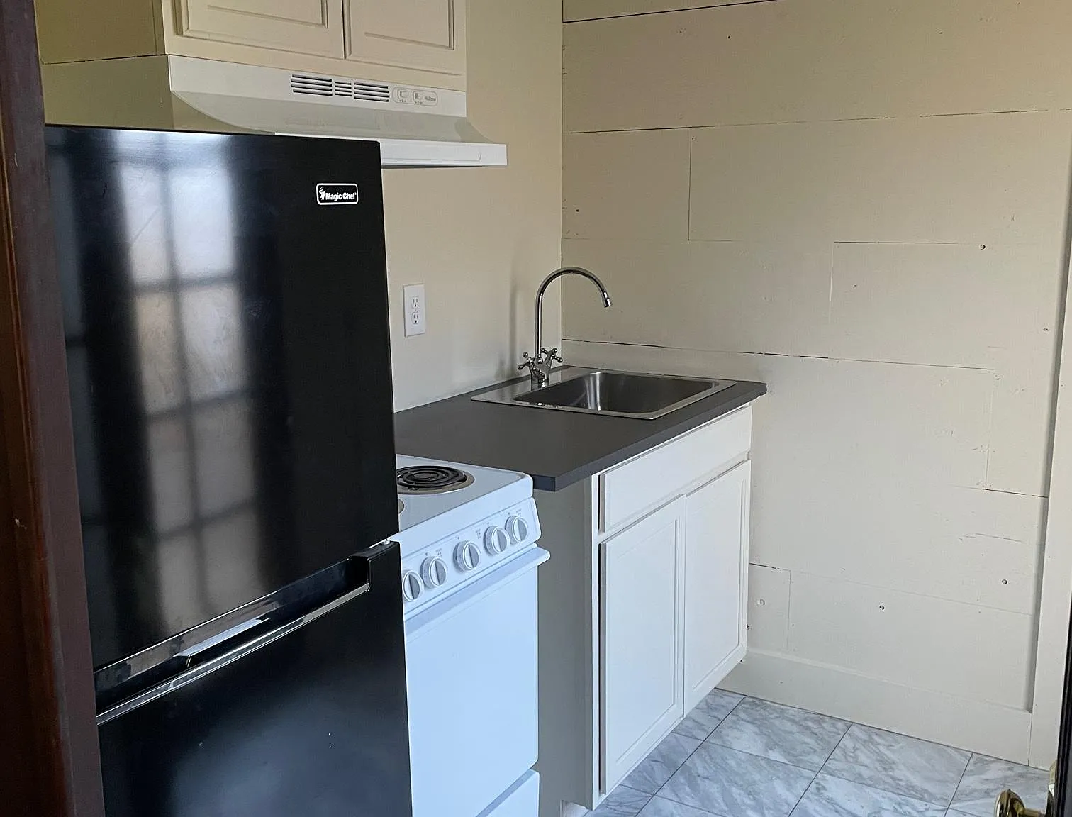 Studio, 450 sqft, $1,000 — Photo 3