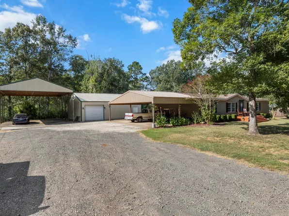 939 Appaloosa Ln, Hallsville, TX 75650