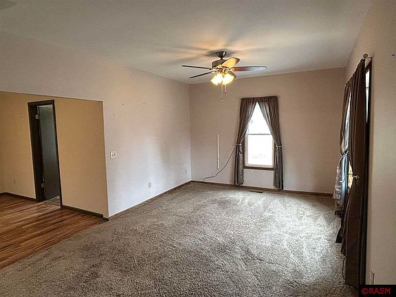 2nd image of 233 Buck Ave NE