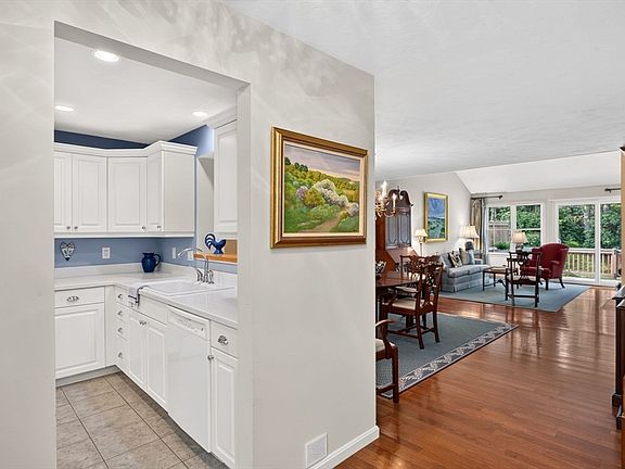 3rd image of 8 Latham Wood Unit 8