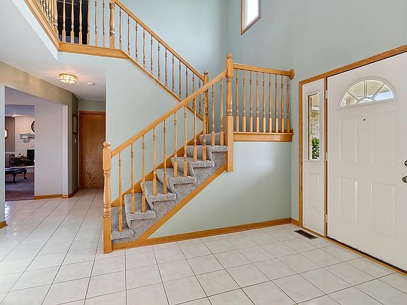 3rd image of 8112 Brookside Glen Dr