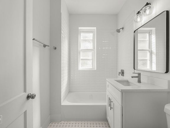 3rd image of 3105 W Wellington Ave #2