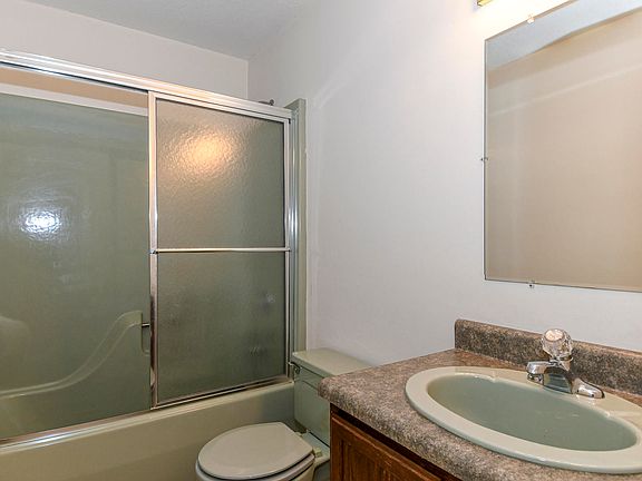 5th image of 914 Windridge Dr