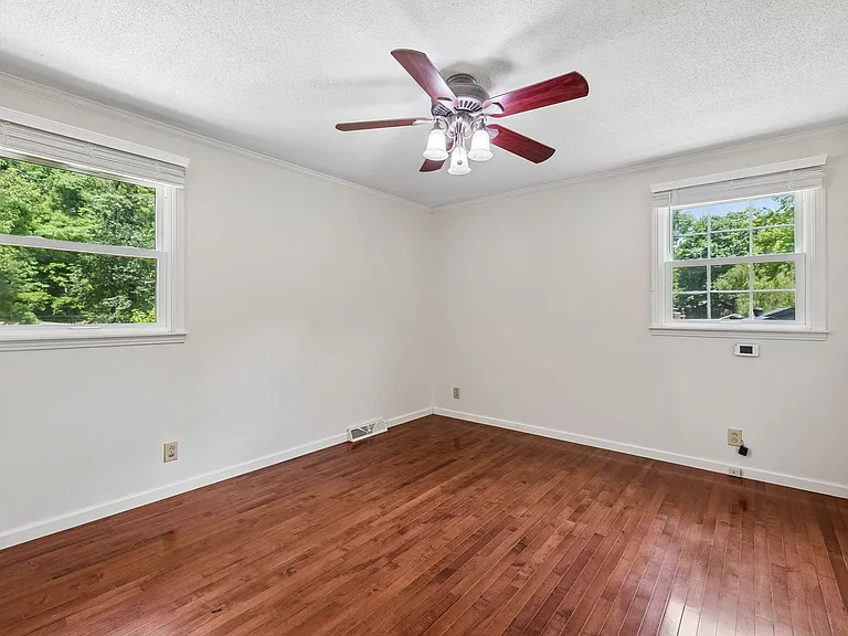 1810 Theresa Dr — Photo 21