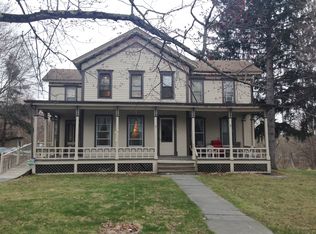 27 State St, Valley Falls, NY 12185