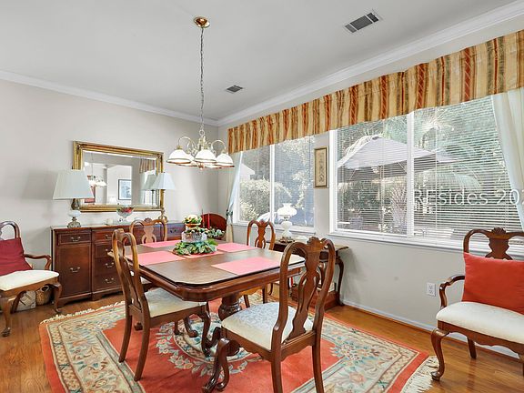 5th image of 6 Broughton Ct