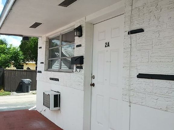 3rd image of 5211 Hollywood Blvd APT 2A