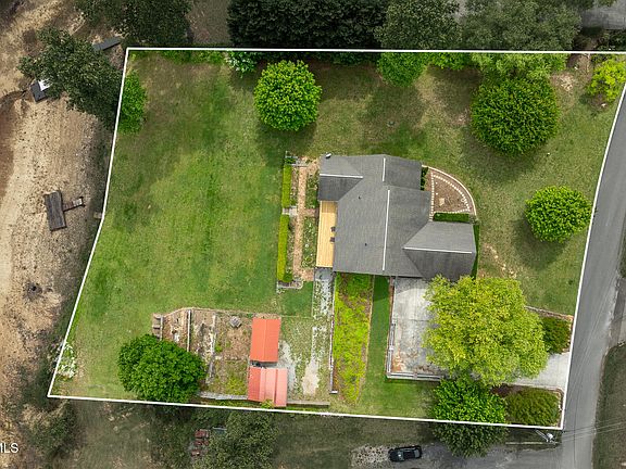 2nd image of 937 Muskogee Ln
