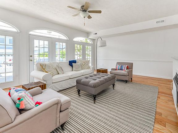 5th image of 304 33rd St #D12