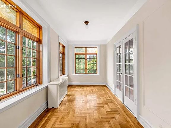 4th image of 6025 Liebig Ave