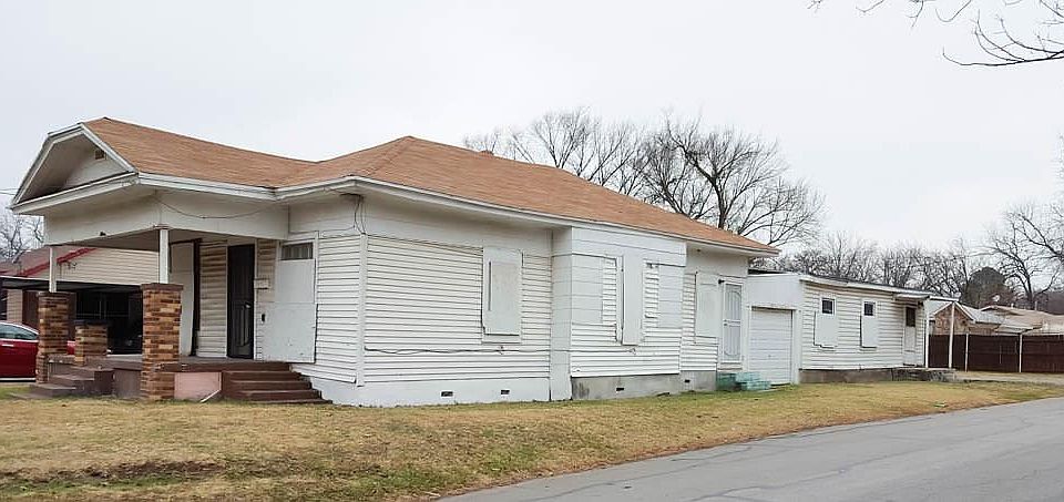 1st image of 2745 Carnation Ave