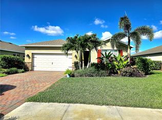 3401 Acapulco Cir, Cape Coral, FL 33909
