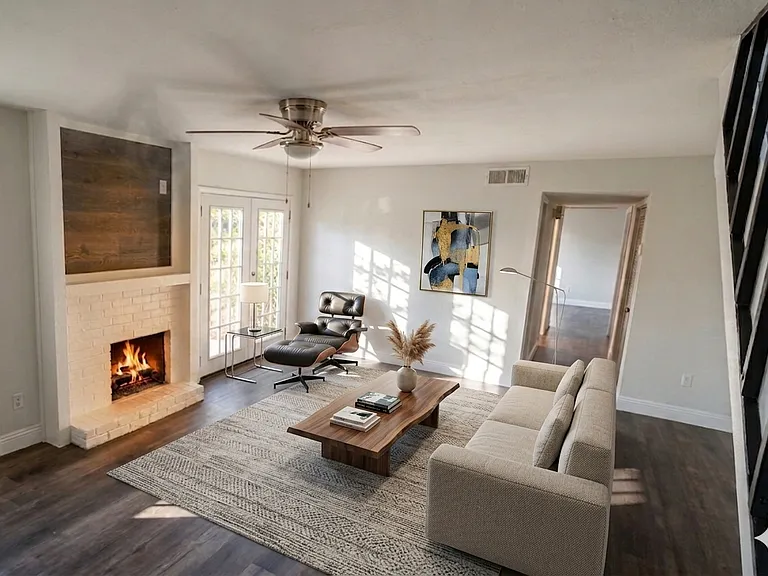 2648 Santa Barbara Dr — Photo 2