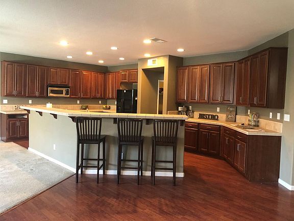 3rd image of 1689 Notting Hill Way