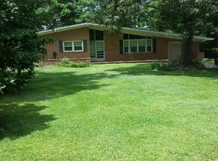106 Melody Ln, Jacksonville, NC 28540