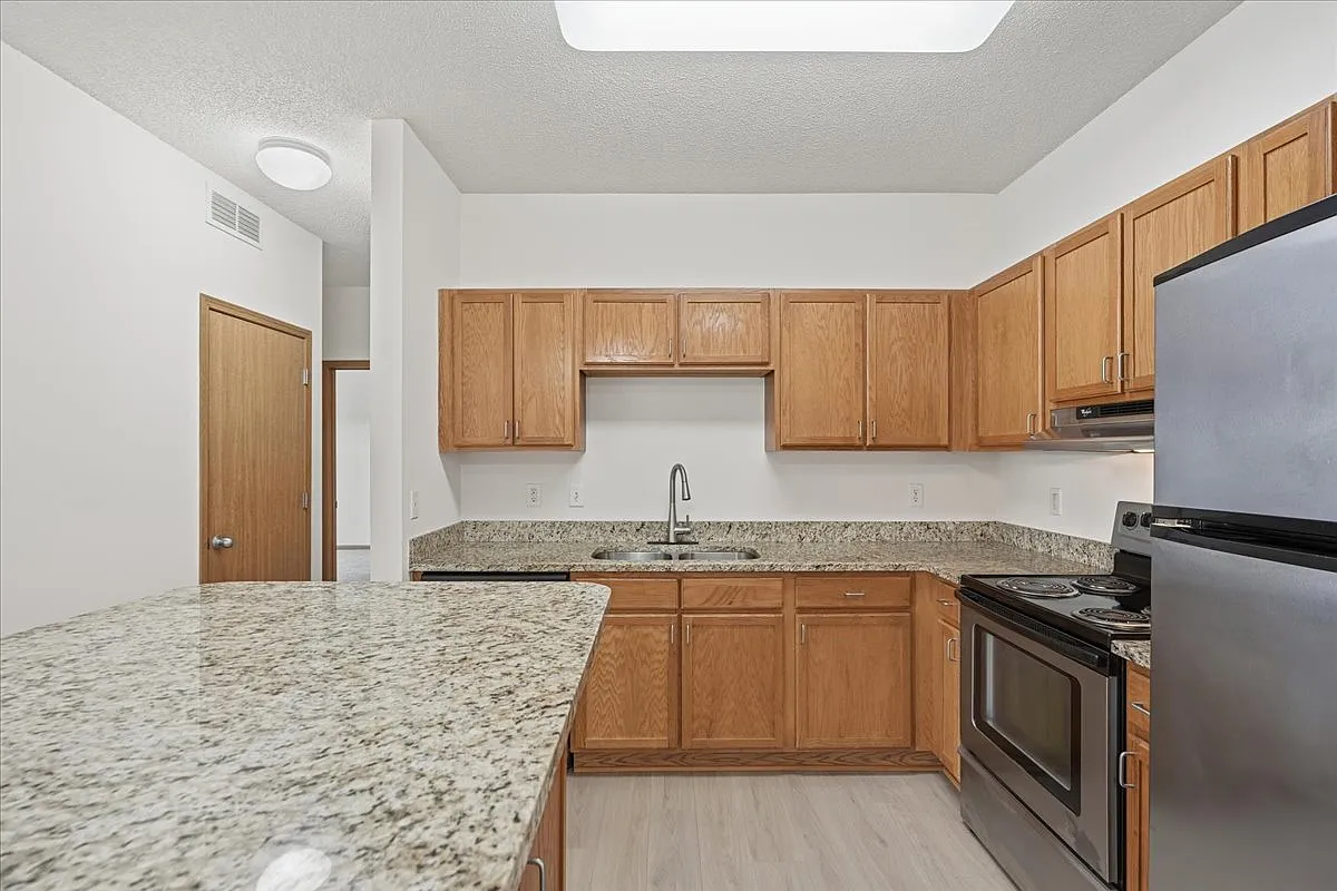 Crown Villa Apartments — Photo 4