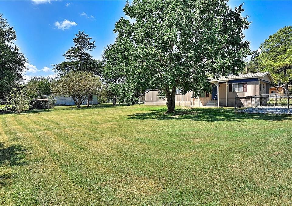 1st image of 140 Beach Dr