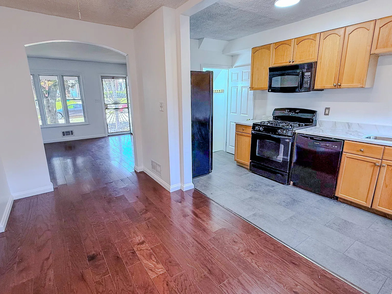 2 bed, $1,750 — Photo 2
