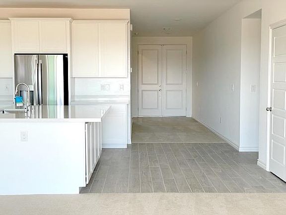 3rd image of 6231 Lamont