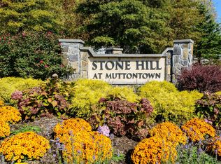 1 Somerford Ct, Syosset, NY 11791