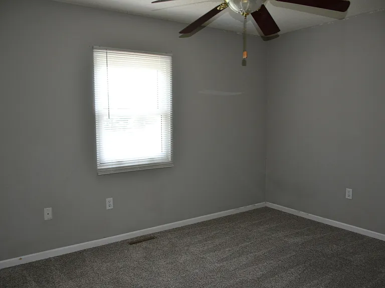 714 E Nance Dr — Photo 10