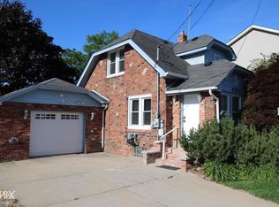 9391 Dixie Hwy, Fair Haven, MI 48023