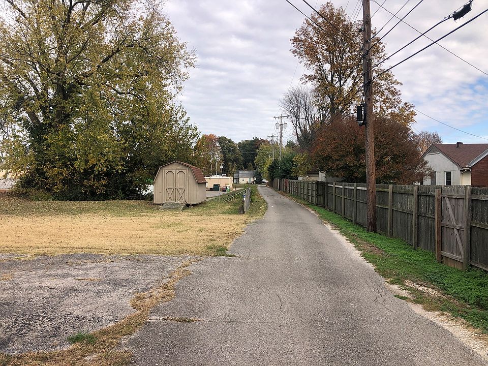 1st image of 2212 W Parrish Ave