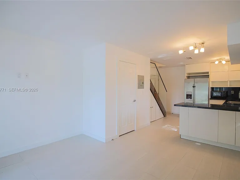 3239 W Trade Ave #9 — Photo 6