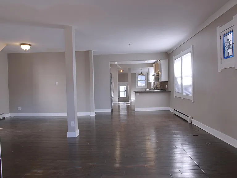 1018 S Race St — Photo 5