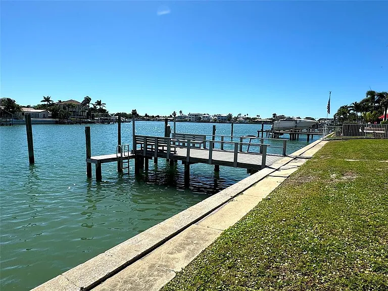 228 Howard Dr — Photo 13