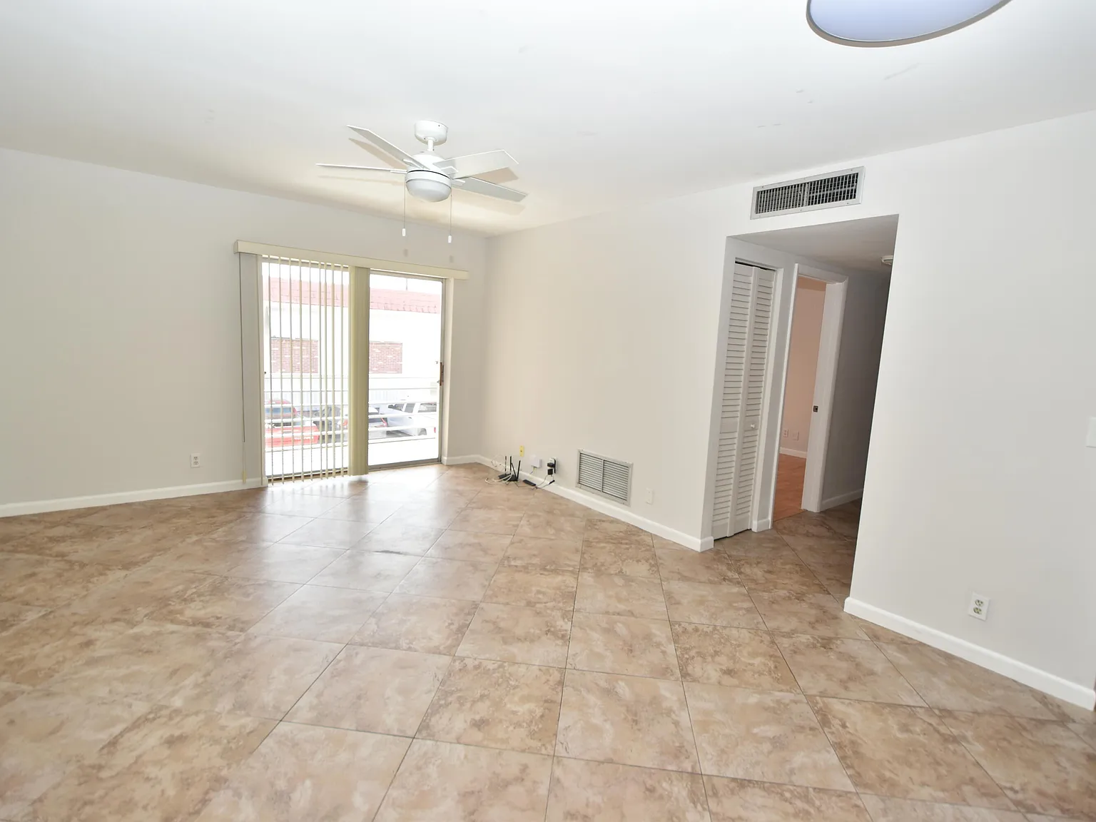 2 bed, 1.5 bath, 860 sqft, $1,750 — Photo 3