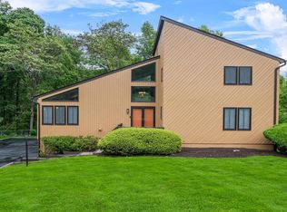 30 Apple Hill Dr, Cortlandt Manor, NY 10567