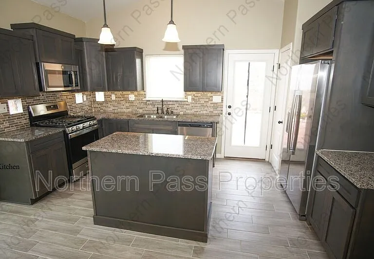 14364 Tobe Davis — Photo 6