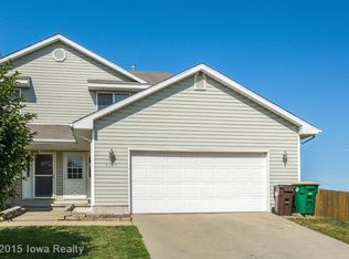 1107 N 6th St, Indianola, IA 50125