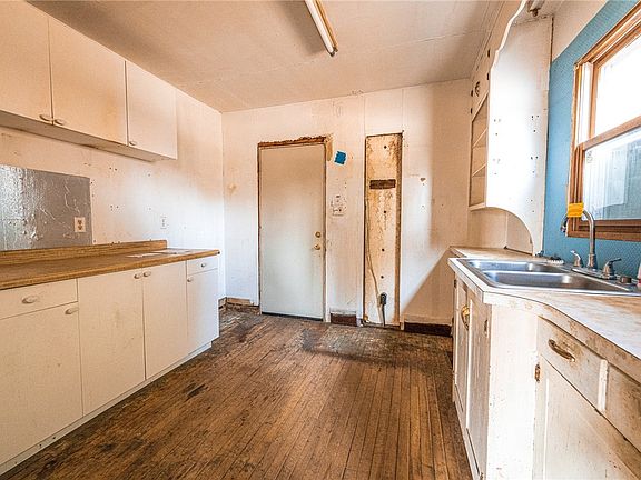 3rd image of 1604 11th Street