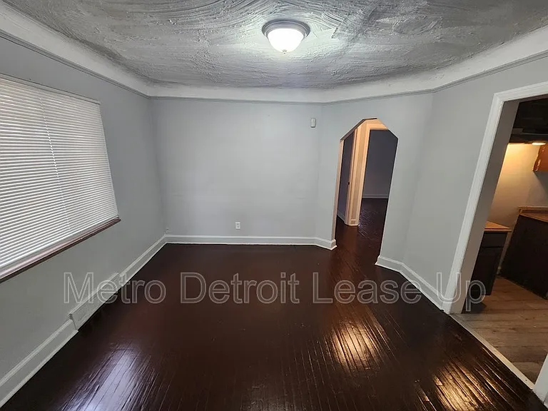 10724 Whitehill St — Photo 3