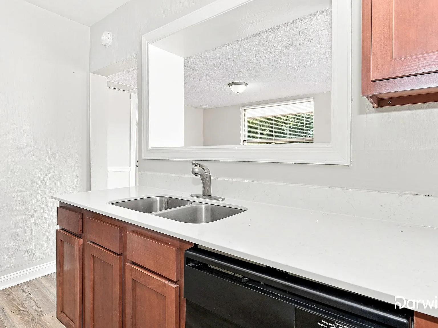 3 bed, 2.0 bath, 1344 sqft, $1,720 — Photo 2