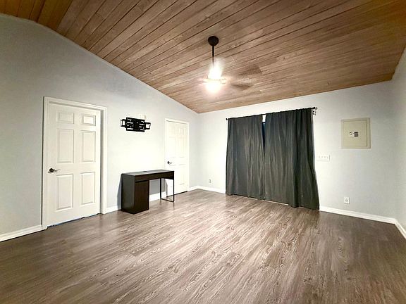 5th image of 15684 86th Way N