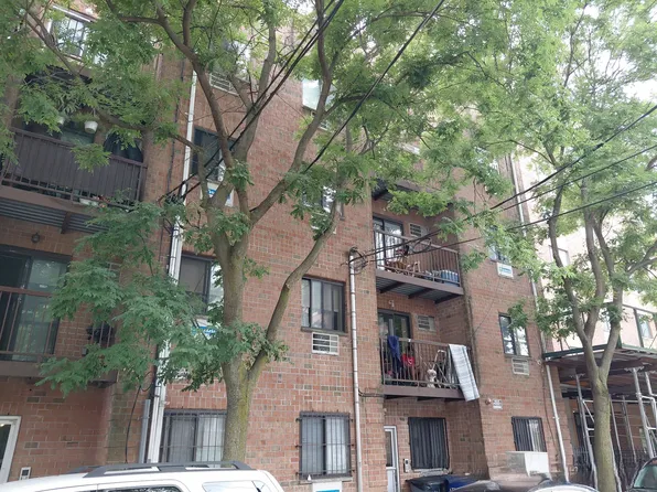 724 East 221st Street image 1 of 4